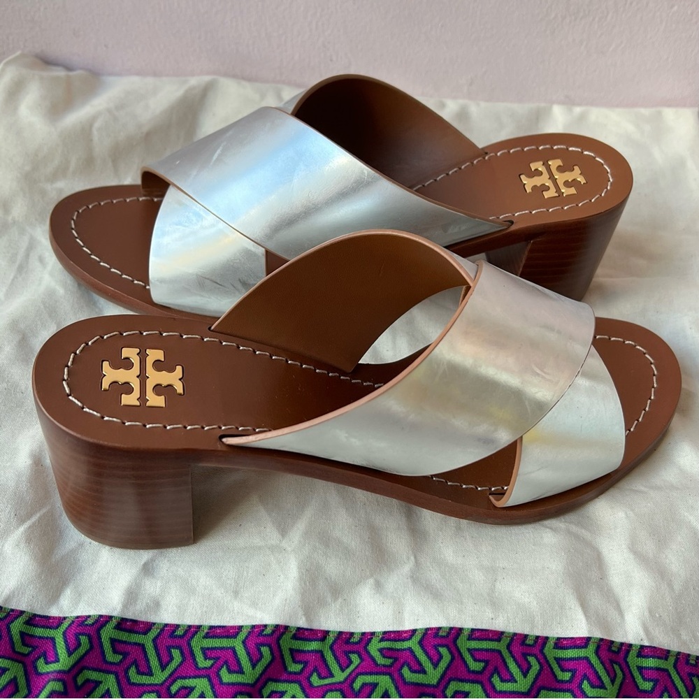 TORY BURCH SILVER METALLIC MONTROSE STACKED BLOCK HEEL SLIDE SANDALS BRAND NEW - Picture 3 of 16